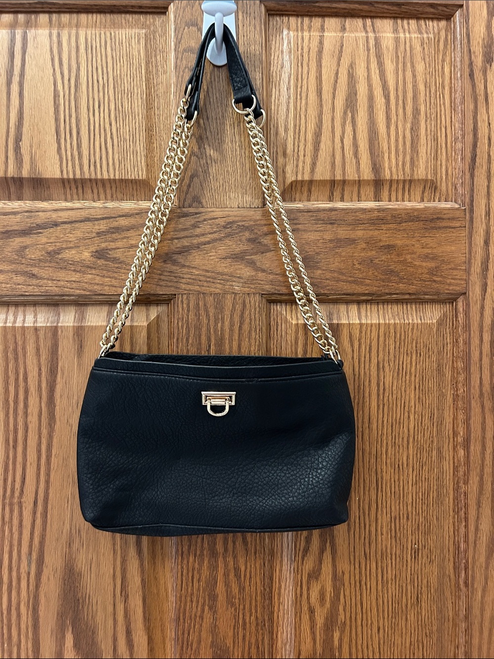 Enzo Angiolini Black Shoulder Bag with Gold Chain Strap